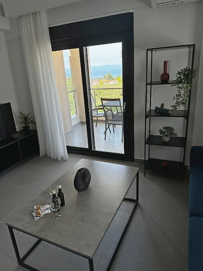 Lighthouse Apartments Κρυοπηγή