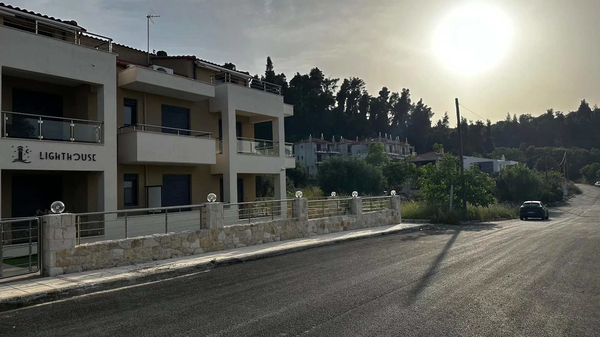 Lighthouse Apartments Κρυοπηγή
