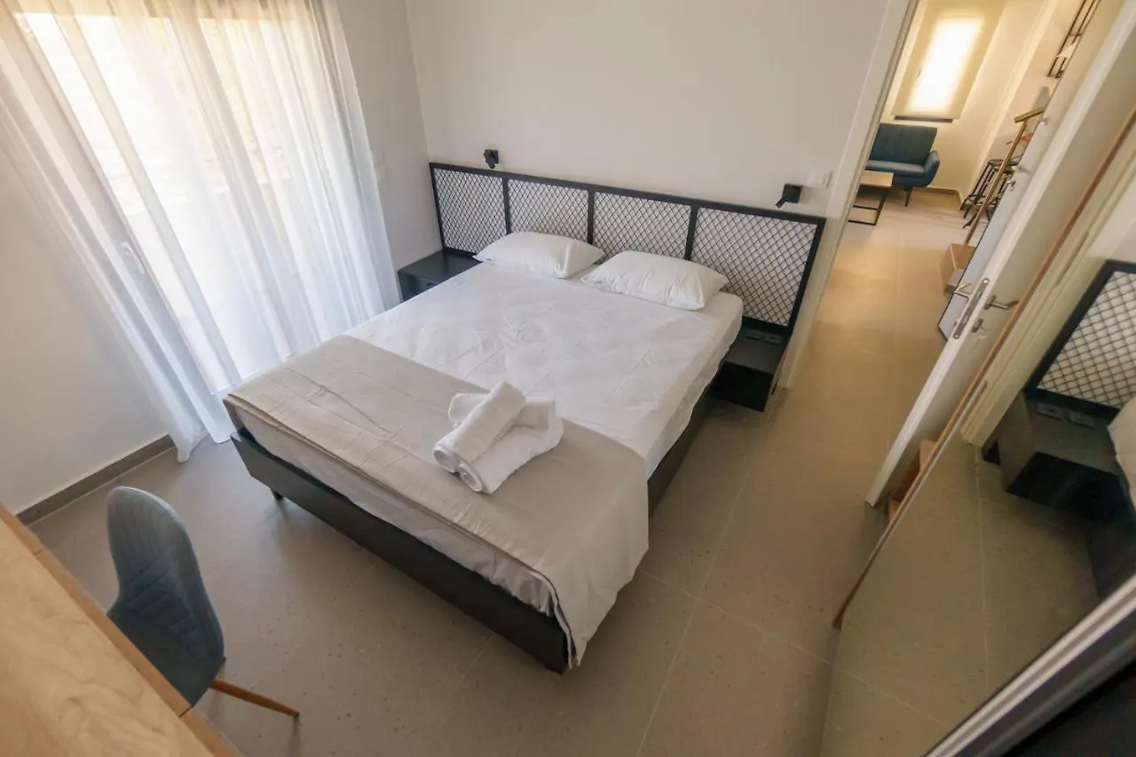 Lighthouse Apartments Kriopigi Apart Otel